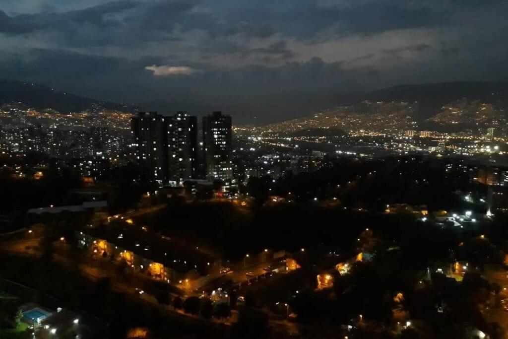 Apartamento Hermoso y acogedor apartamento en Belén Rodeo Alto Medellín Exterior foto